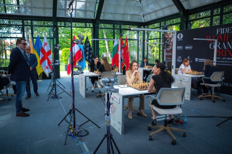 Round 8 of WGP: Muzychuk and Zhu Held to Draws, Title Race Still Wide Open