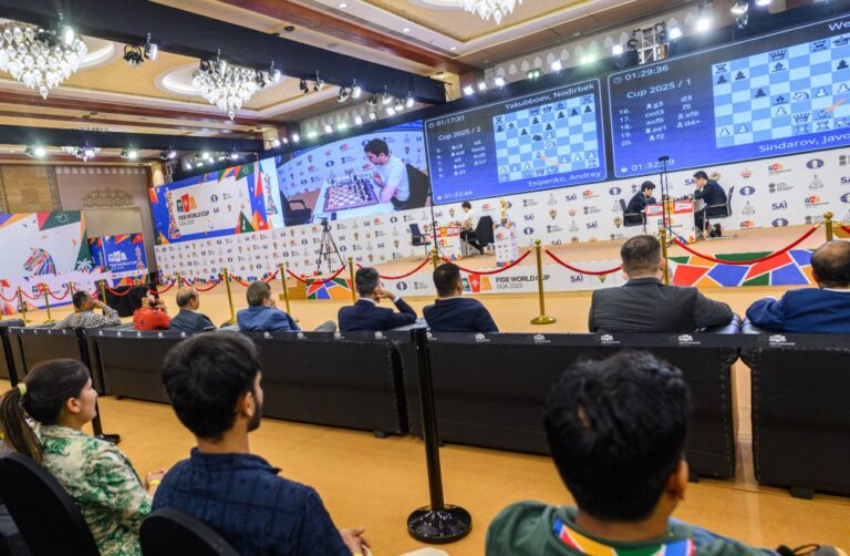 FIDE World Cup: Esipenko Leads the Battle for Third, While Sindarov and Wei Yi Start Even